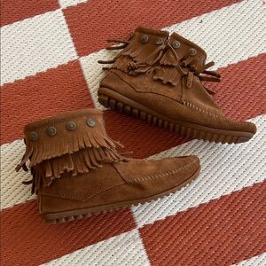 Minnetonka Double Fringe Brown Side Zip Boot